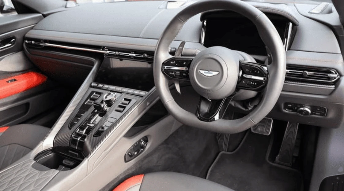 Aston Martin DB12